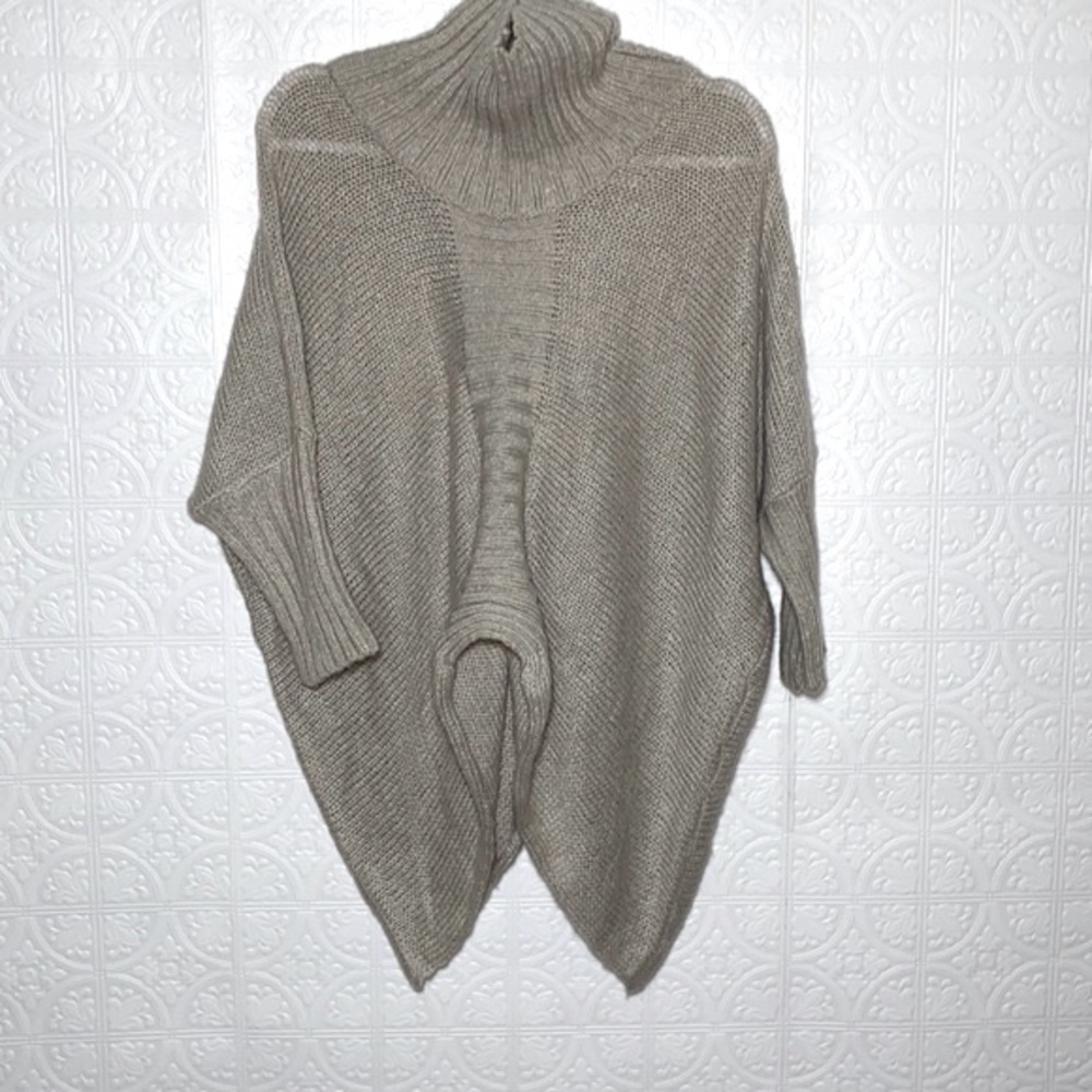 EUC Altar’d State Large Turtleneck Sweater